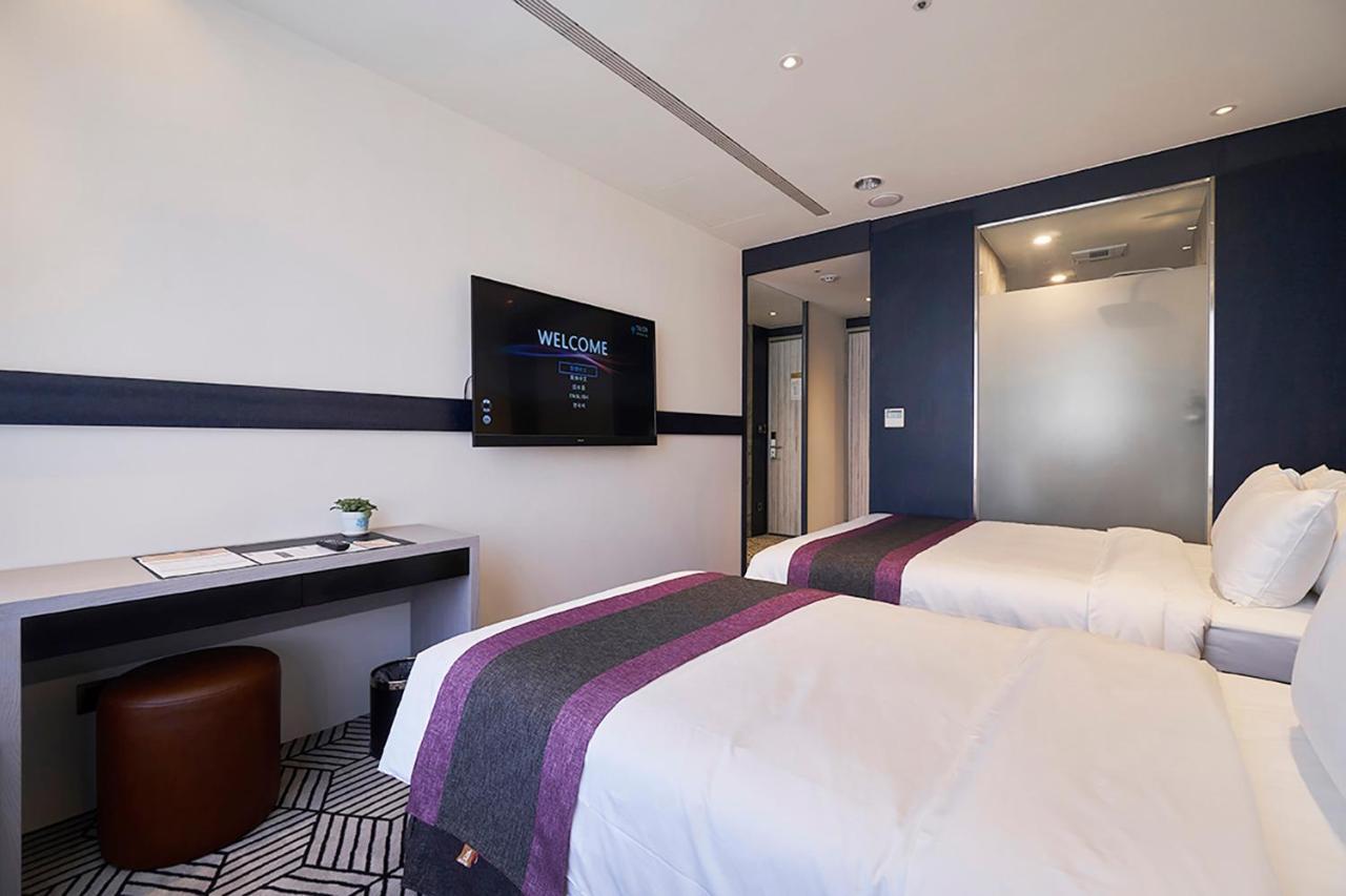 Royal Roi Hotel Taichung Extérieur photo