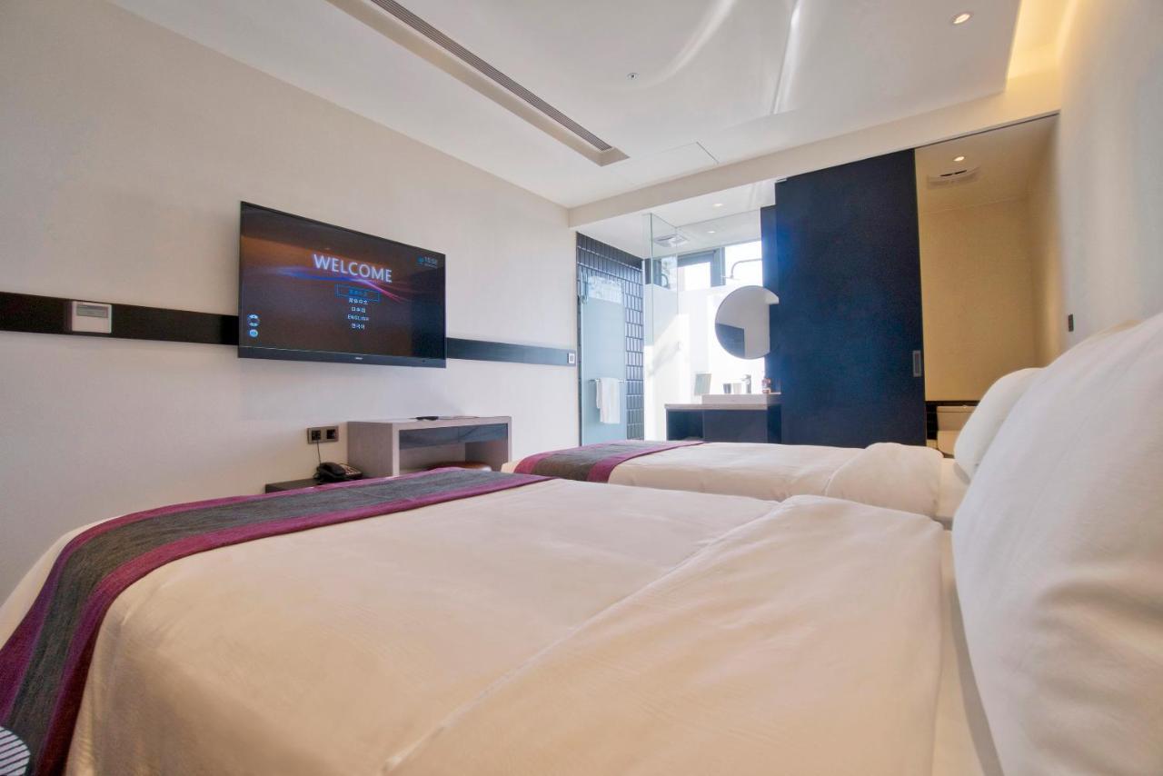 Royal Roi Hotel Taichung Extérieur photo