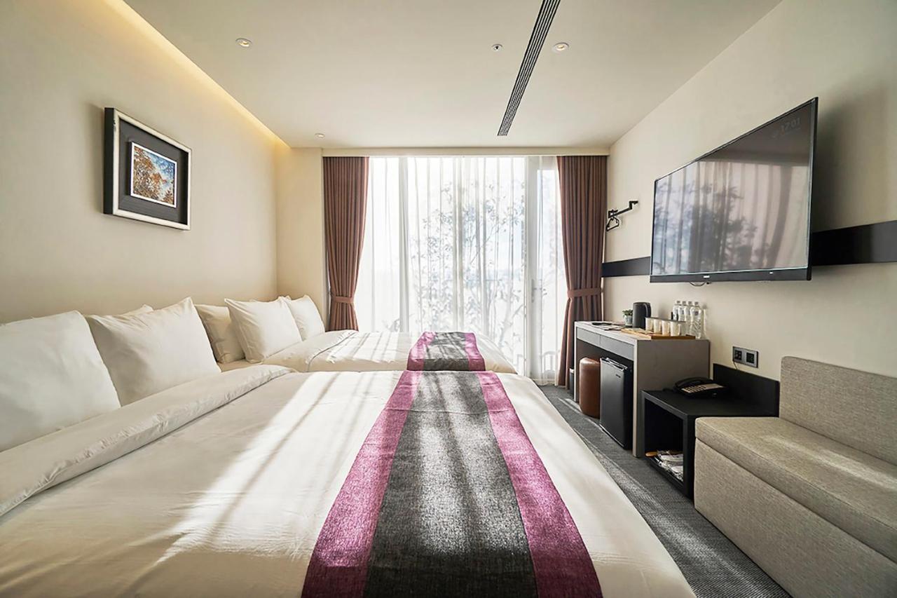 Royal Roi Hotel Taichung Extérieur photo