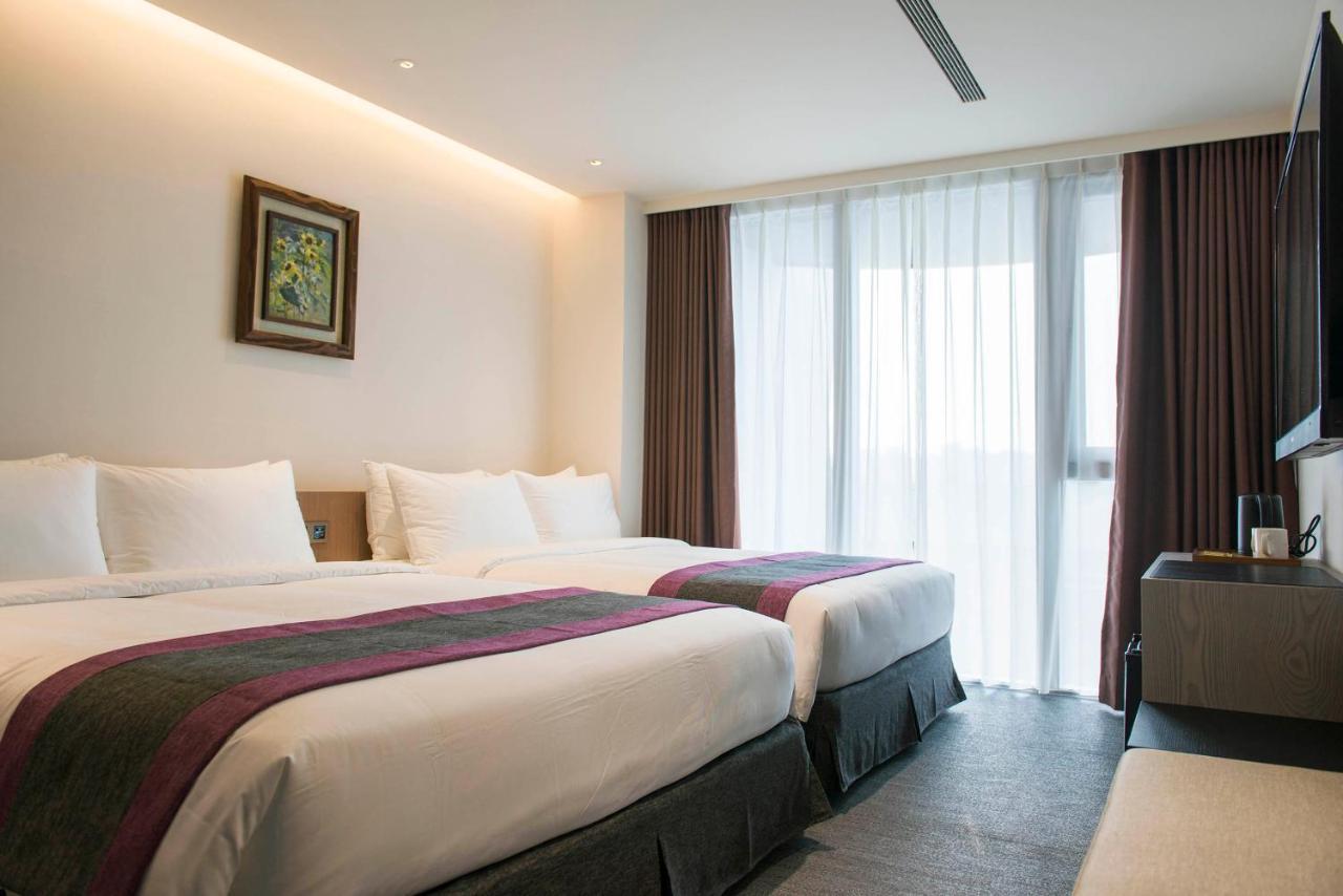 Royal Roi Hotel Taichung Extérieur photo