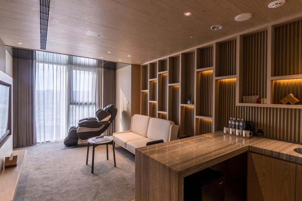 Royal Roi Hotel Taichung Extérieur photo