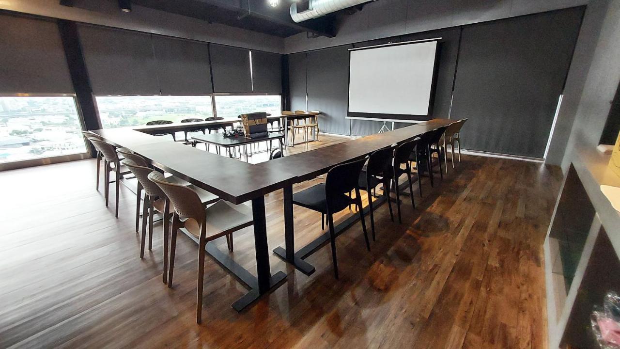 Royal Roi Hotel Taichung Extérieur photo