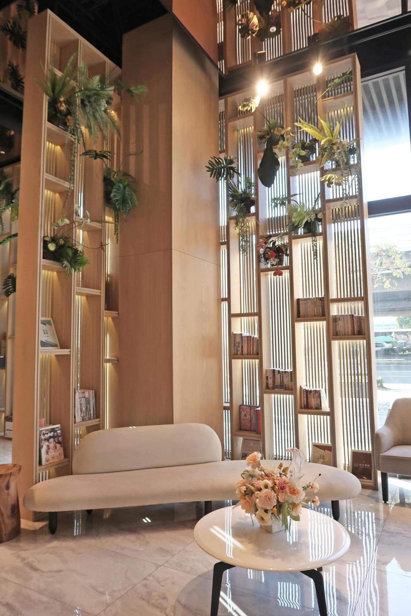 Royal Roi Hotel Taichung Extérieur photo