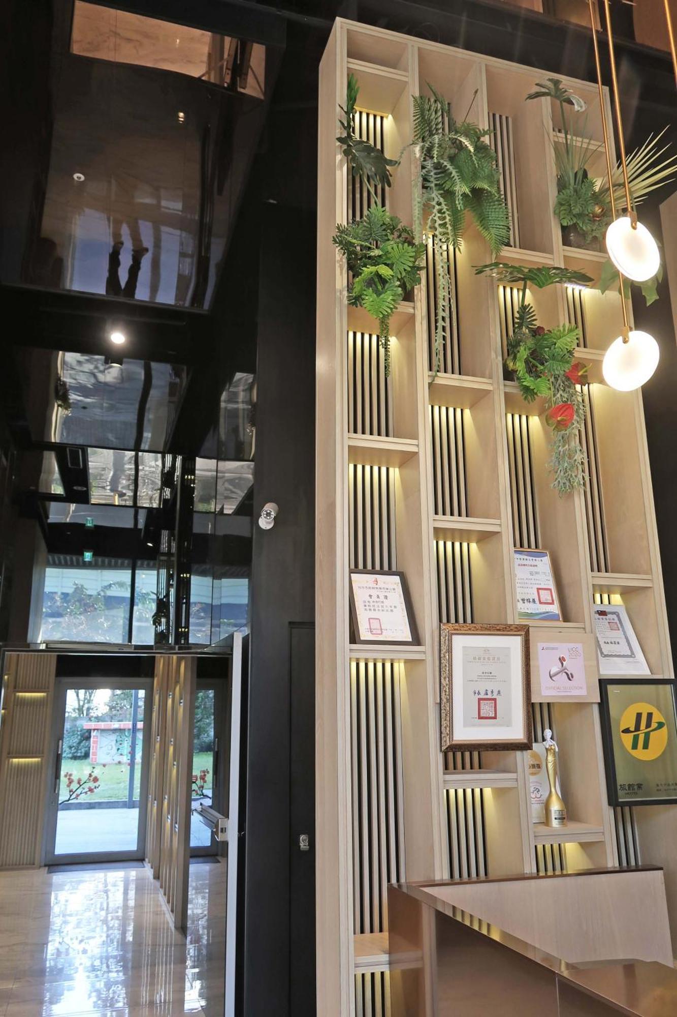 Royal Roi Hotel Taichung Extérieur photo