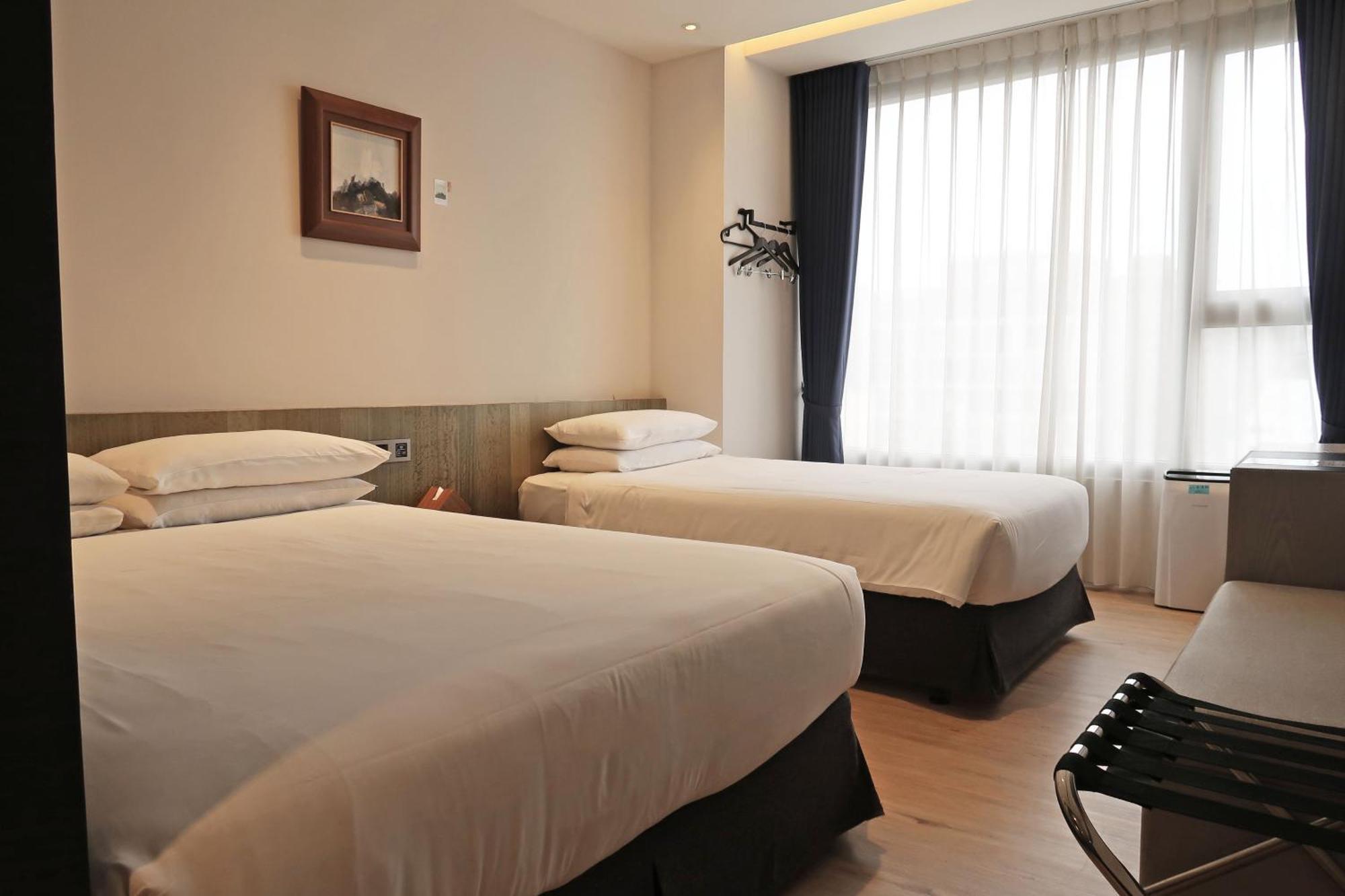 Royal Roi Hotel Taichung Extérieur photo