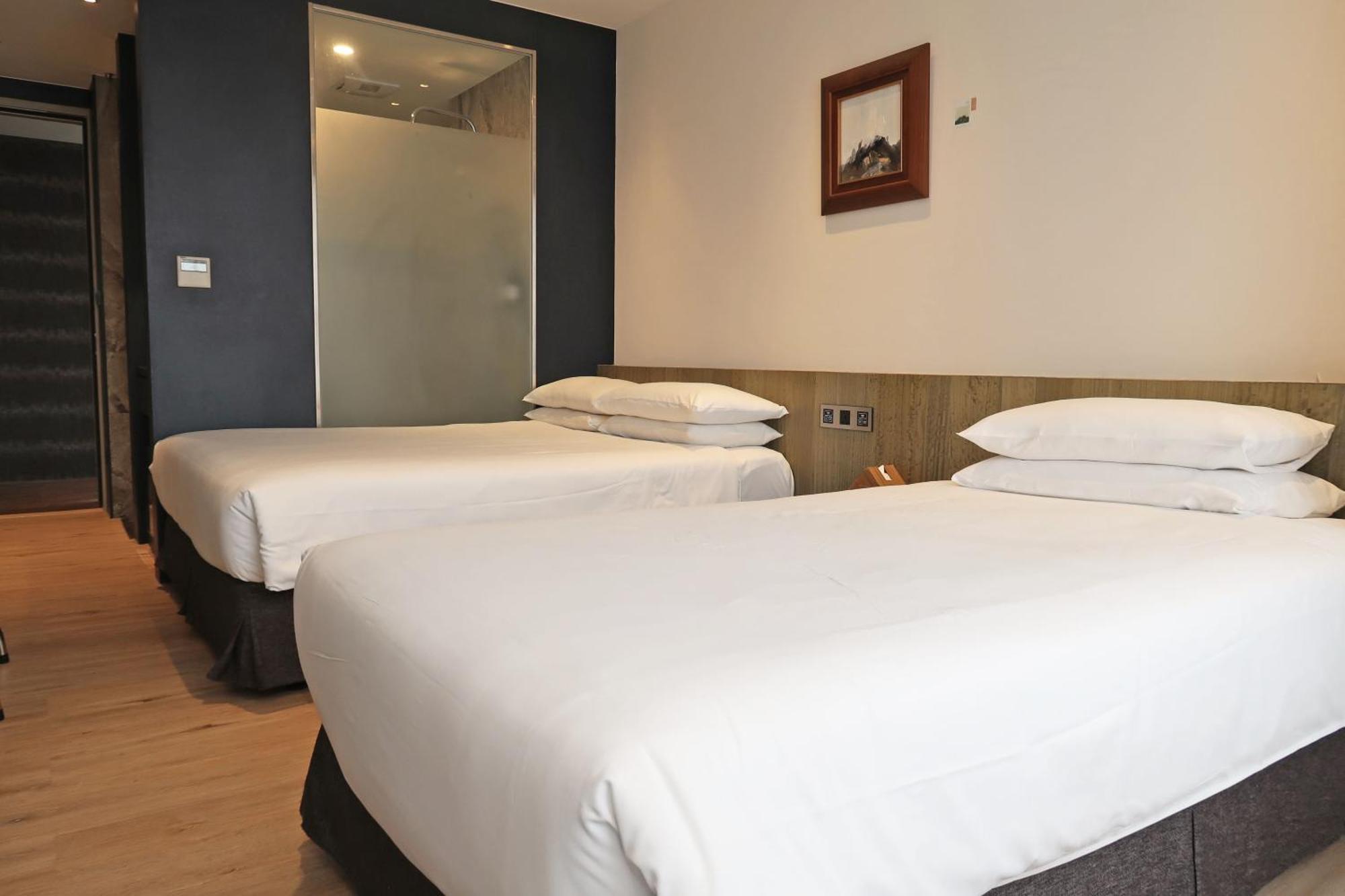 Royal Roi Hotel Taichung Extérieur photo