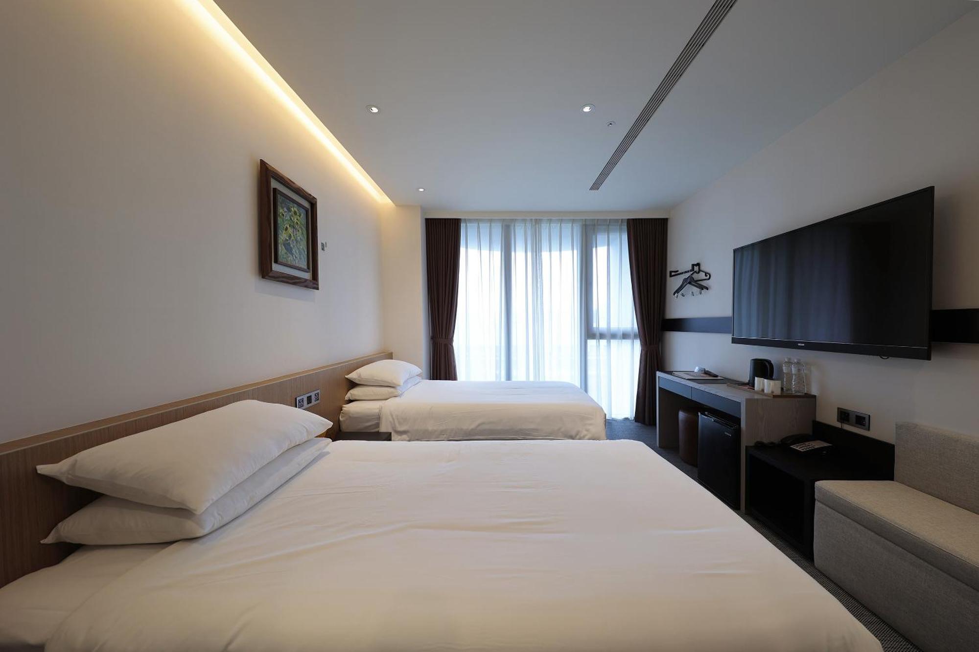 Royal Roi Hotel Taichung Extérieur photo