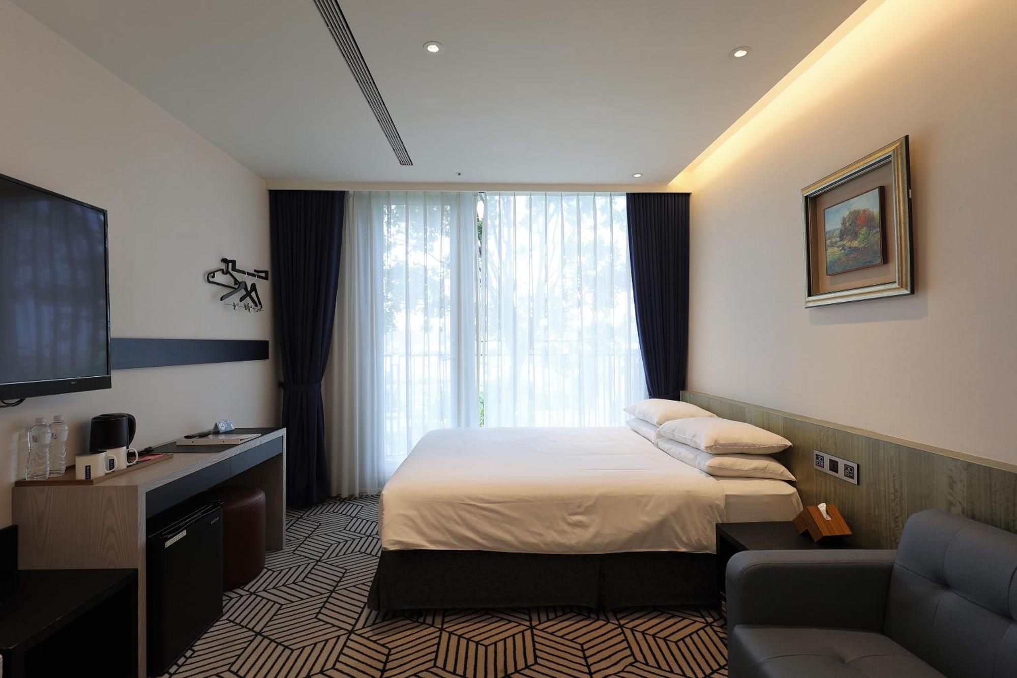 Royal Roi Hotel Taichung Extérieur photo